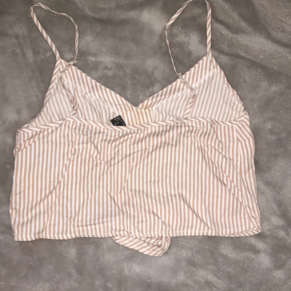 Button Down Crop Top! - Picture 3 of 4